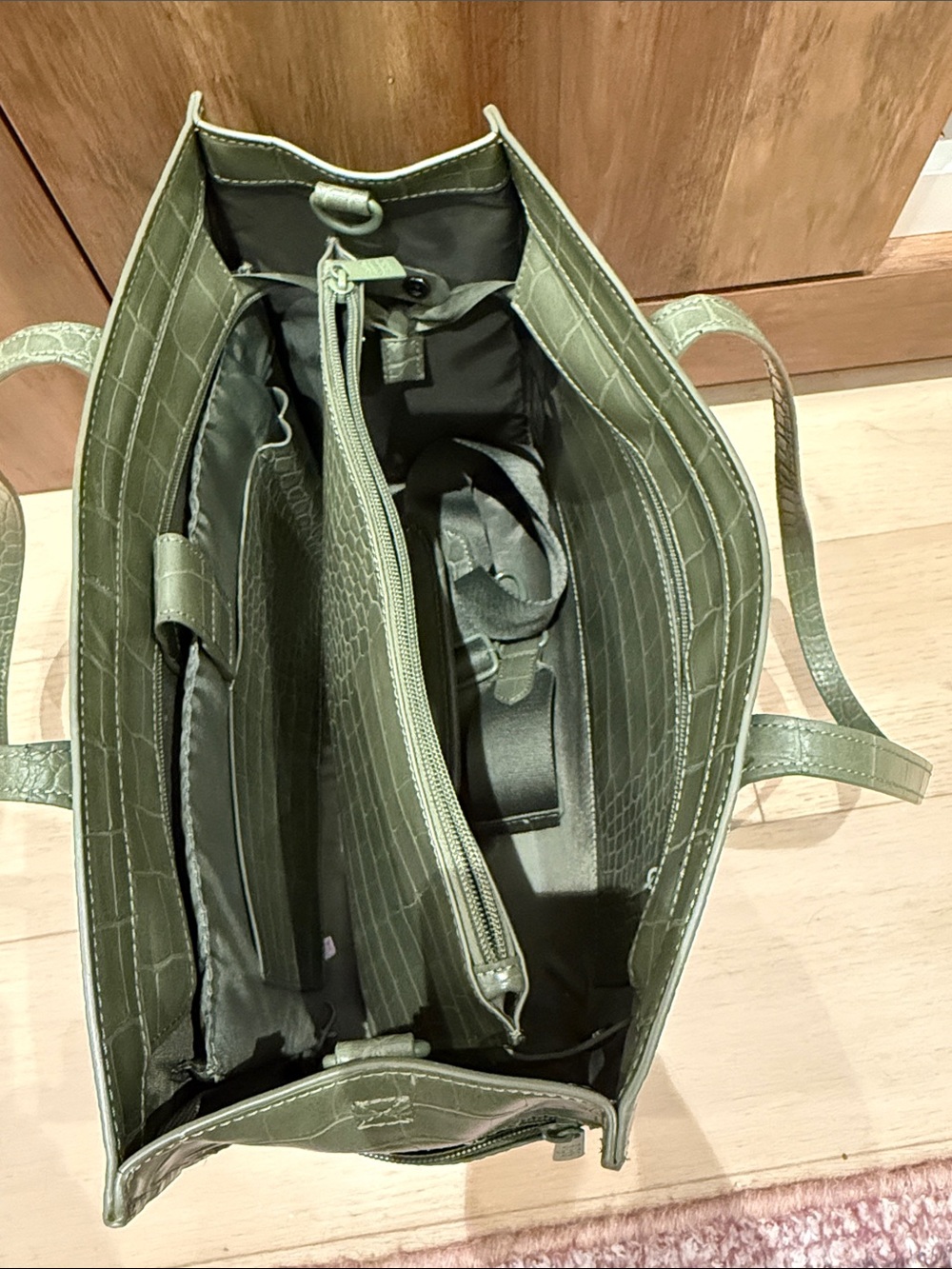 BEIS Olive Croc-Embossed Structured Tote - Picture 2 of 3